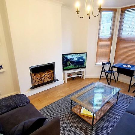 Lovely 2 Bedroom Period Garden Flat. London Exterior photo