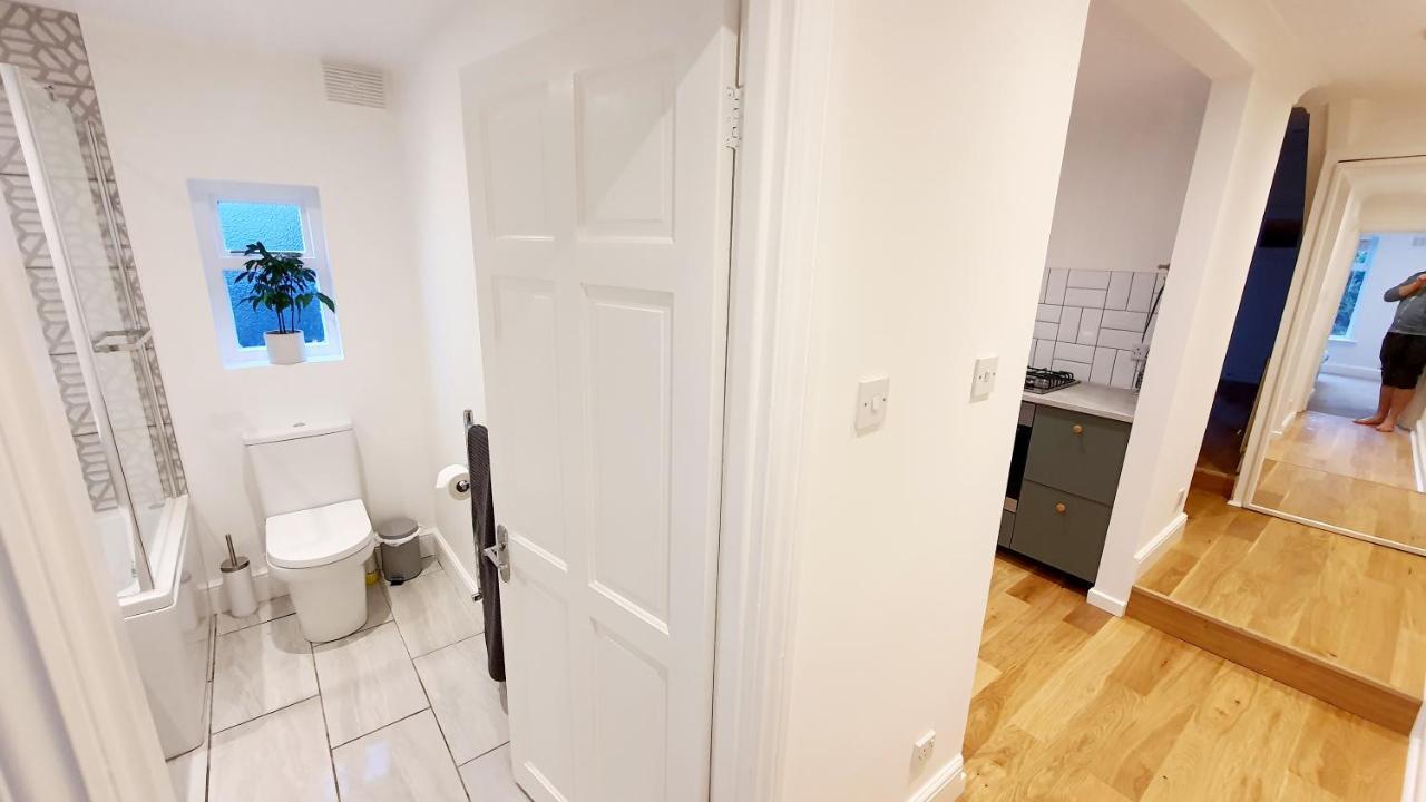 Lovely 2 Bedroom Period Garden Flat. London Exterior photo
